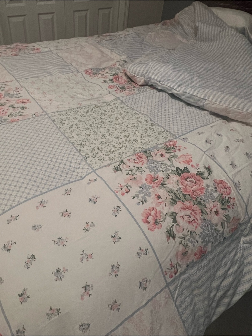 Laura Ashley Patchwork Hope Reversible King Bedspread Floral Cottage Core